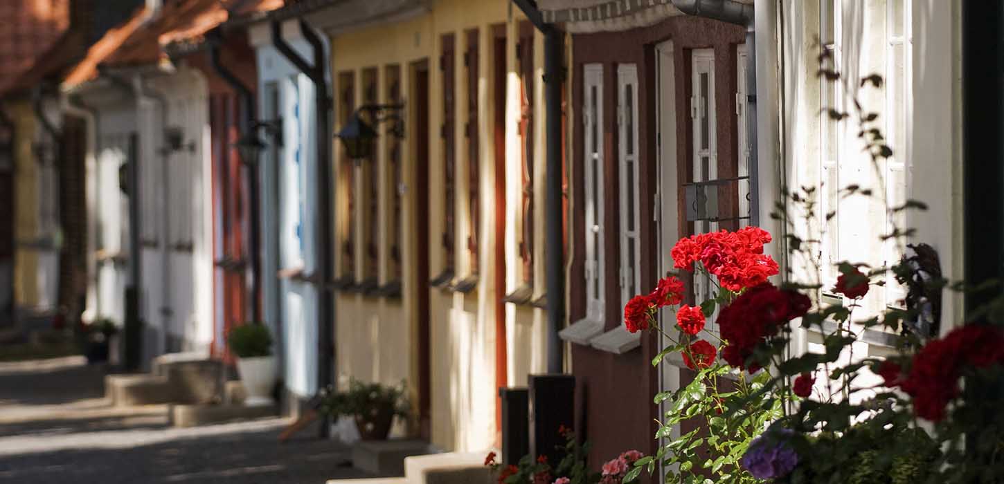De hyggelige gamle huse i Bogenses gader