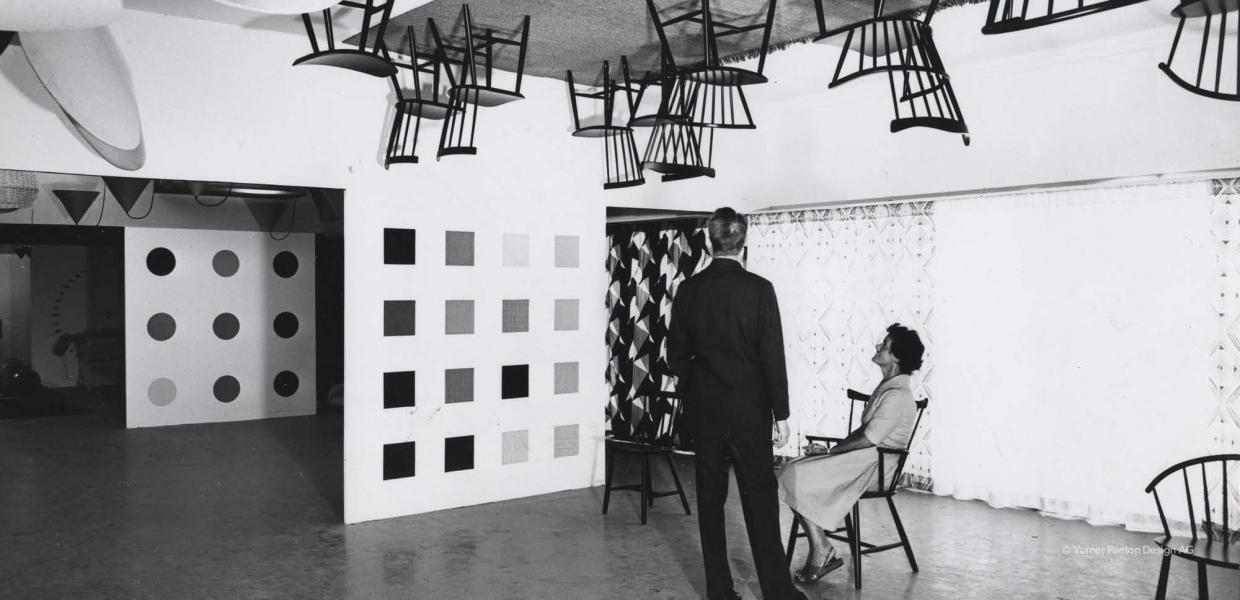 The ceiling as a stage