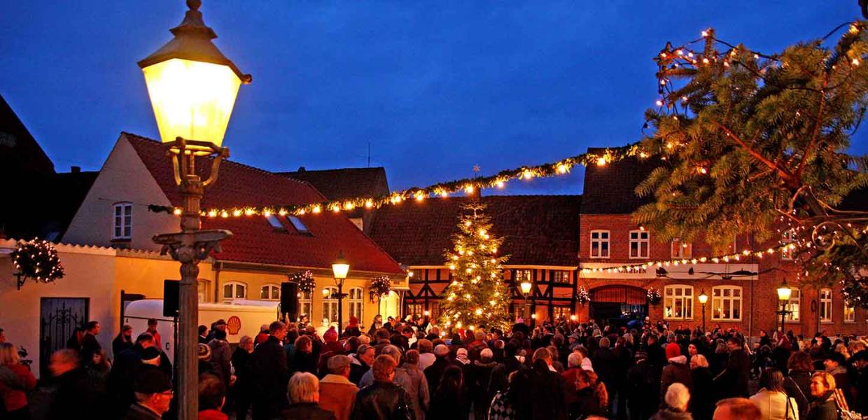 Jul på Adelgade i Bogense